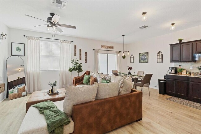 592 Madison Dr
