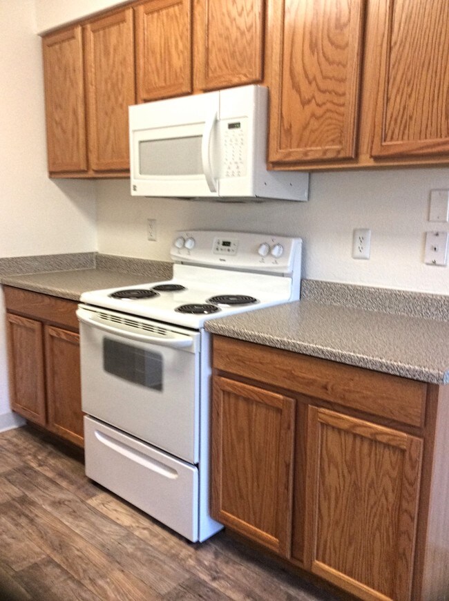 Birdcage Village Apartments For Rent in Citrus Heights, CA