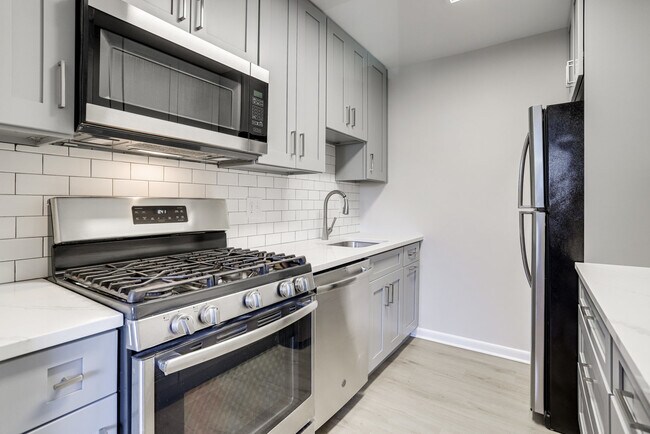 Plenty of Storage and Counters - 3515 Washington Blvd