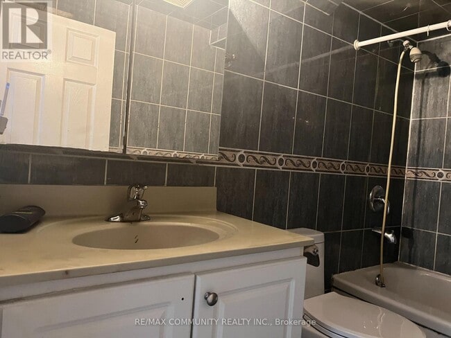 Photo - 177 Sedgemount Dr