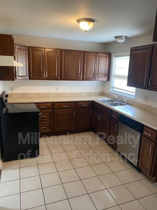 Photo - 46 W Strathmore Ave