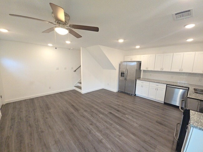 Photo - 6315 Sandra St