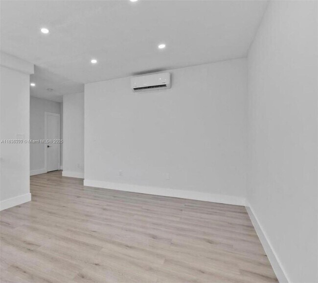 Photo - 520 79th St Unit 3