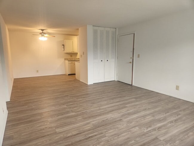 Photo - Crestview Manor