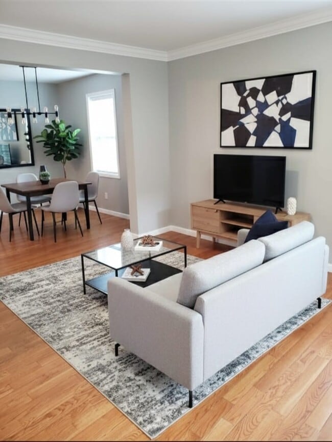 Photo - 319 Charles Ave