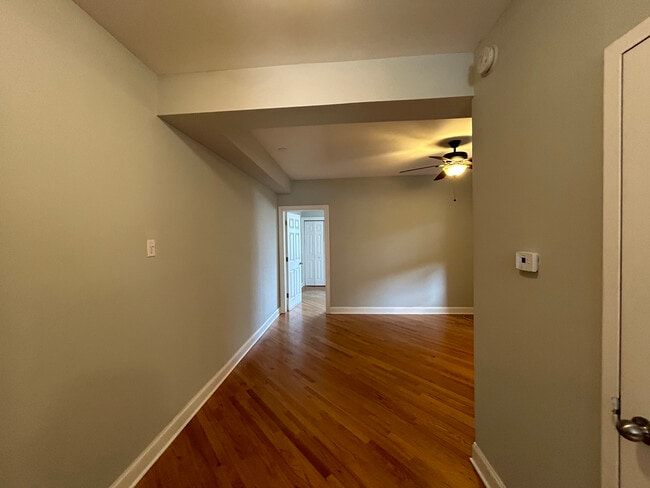 Photo - 894 Green Bay Rd