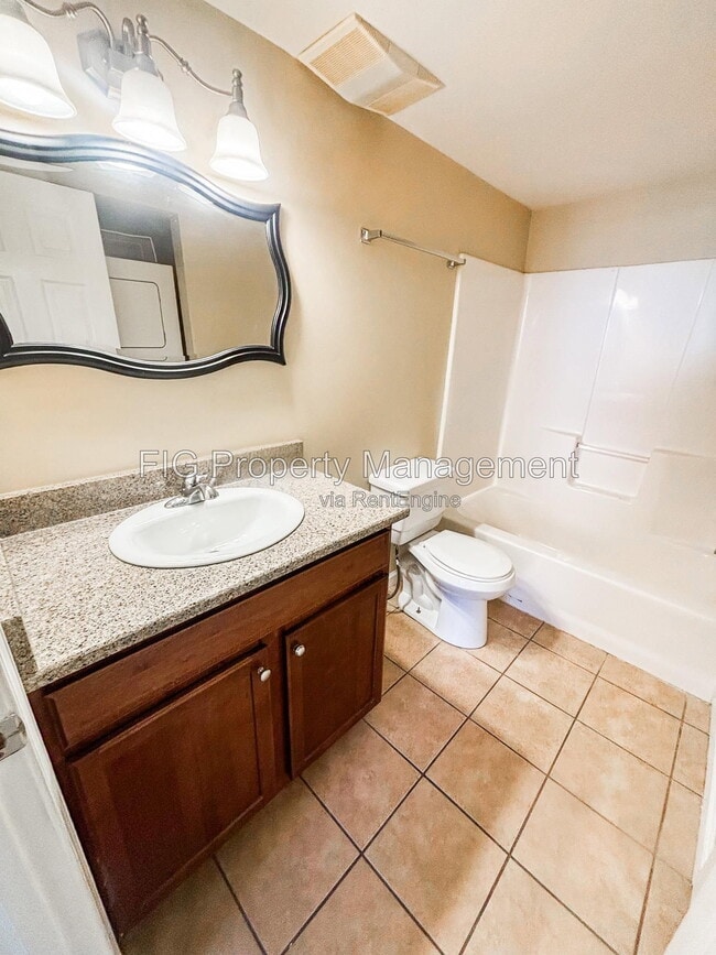 Photo - 924 Chadwick Dr Unit 3