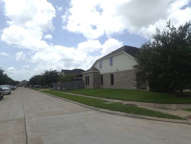 Photo - 20703 Winghaven Dr