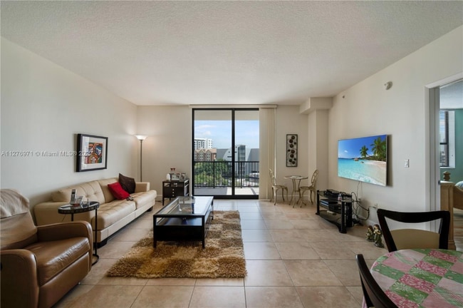 Photo - 55 Merrick Way Unidad 744