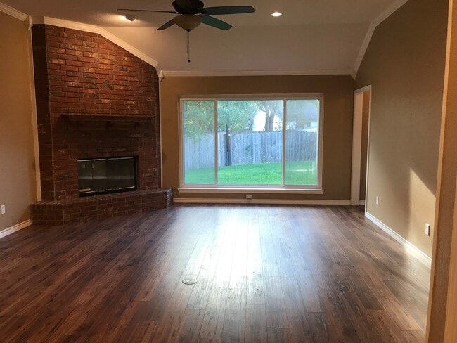 Photo - 3/2 super clean and move in ready in MIDWAY ISD