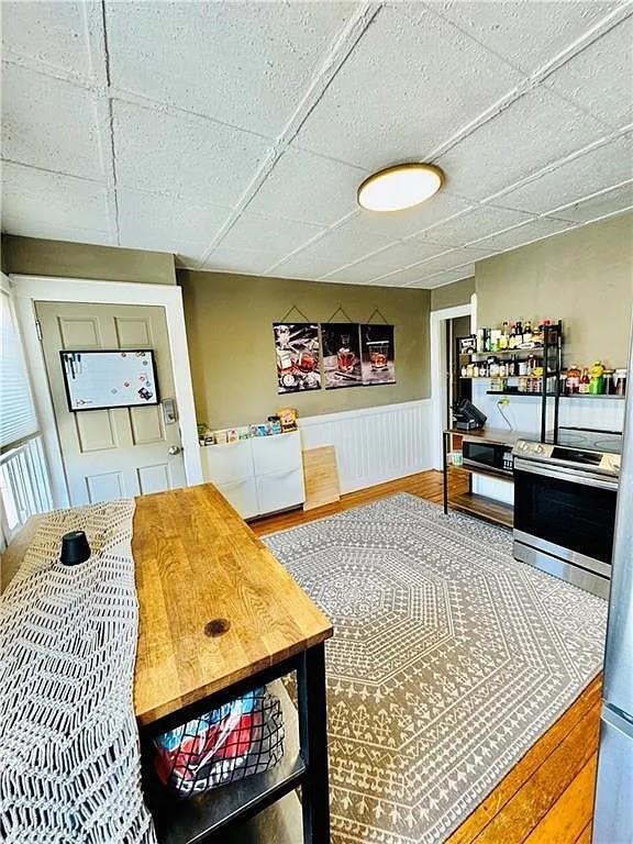 Photo - 1071 Main St Unit 3