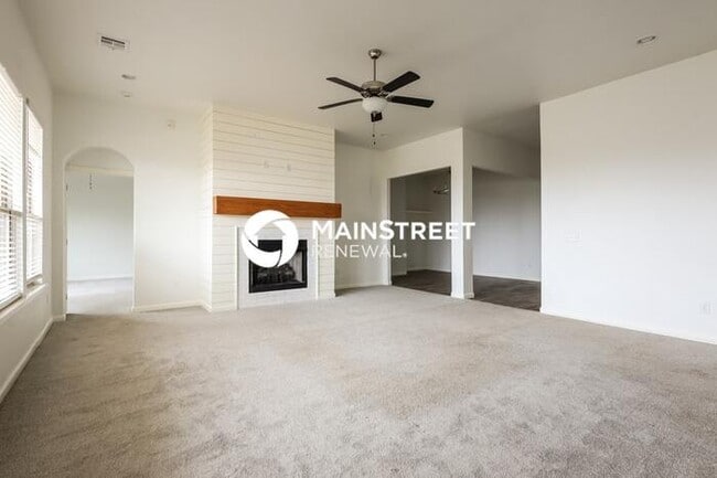 Photo - 3 Bedroom Pet-Friendly Home in Yukon, OK with Main Street Renewal