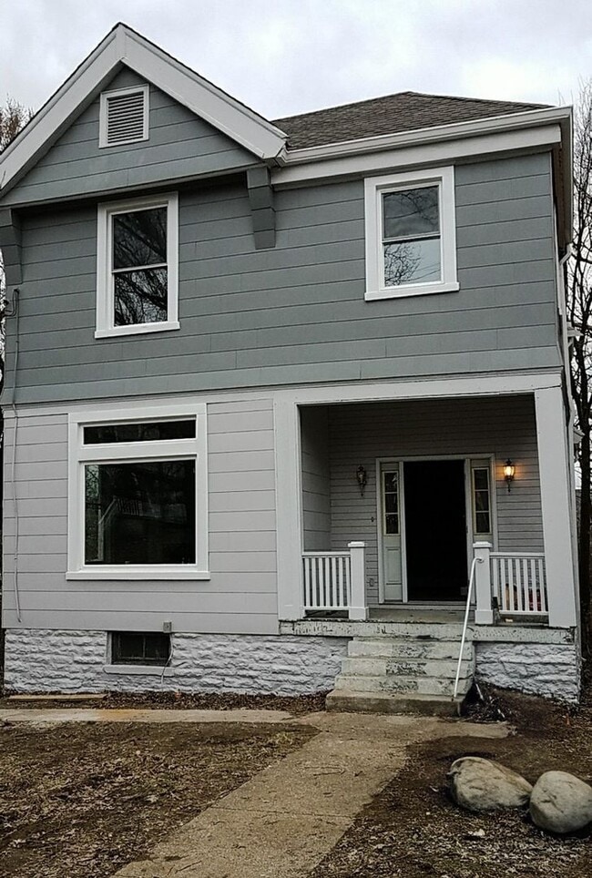 Building Photo - Coming Soon_ REMODELED 3 bd/1 bth home in AVONDALE