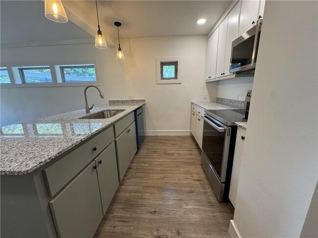 Photo - 1111 S Ray Ave