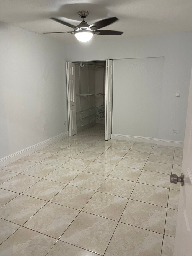 Master bedroom - 13909 SW 57th Ln