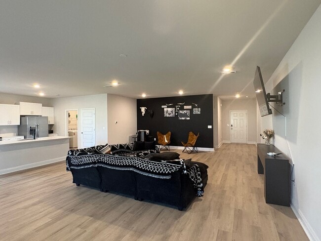 5614 Becky Thatcher Ct