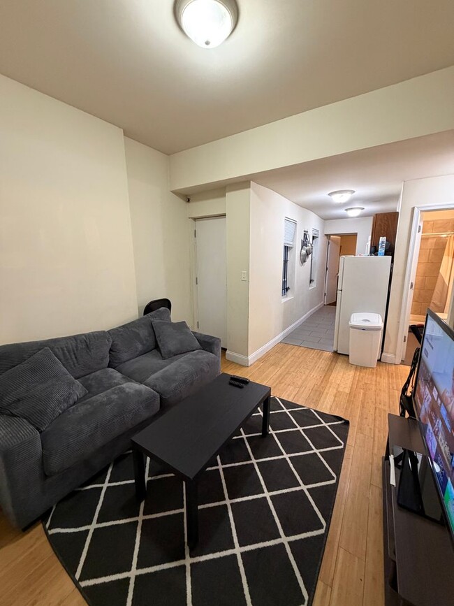 Photo - 1630 N Sydenham St