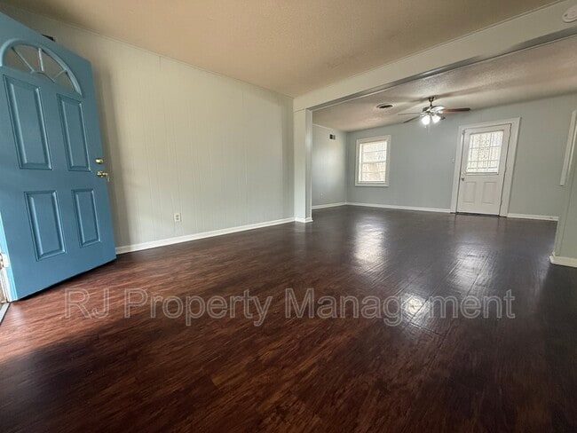 Photo - 4065 Haliburton St