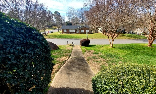 Photo - Spacious 3 bedroom 2 bathroom in Gastonia