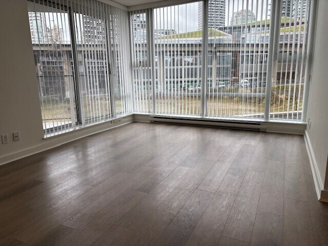 Photo - 501-583 Beach Crescent Unit 501