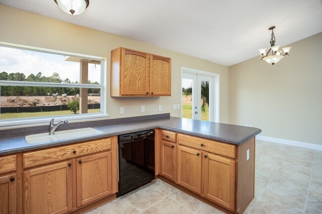 Photo - Leesburg 3/2 with Split Bedroom and Covered Back Patio