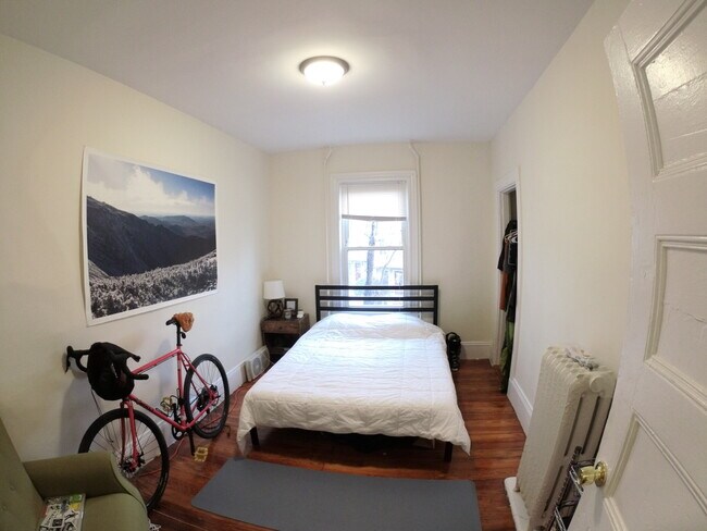 27 Buttonwood St Unit 2