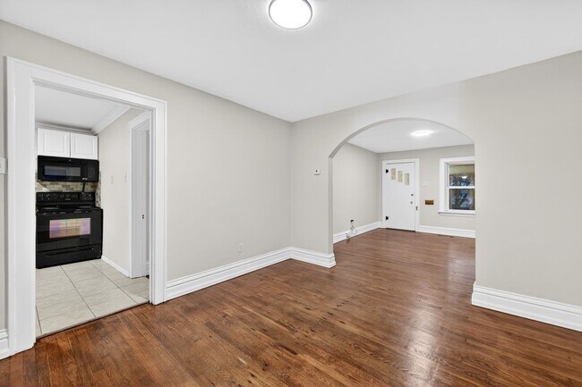 Photo - 6135 Newport Ave