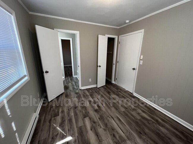 Photo - 208 W Chestnut St