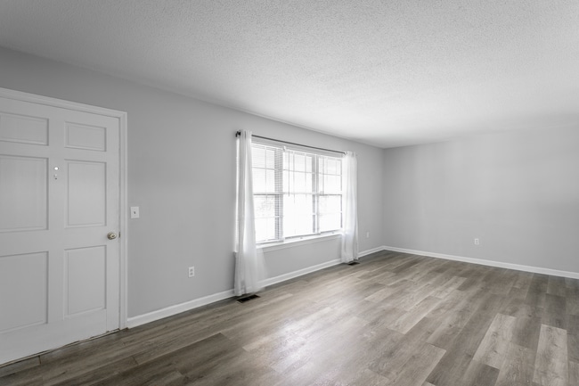 Photo - 218 Townsend Cir