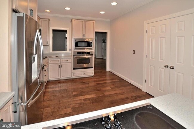 Photo - 103 Washington Square Ct