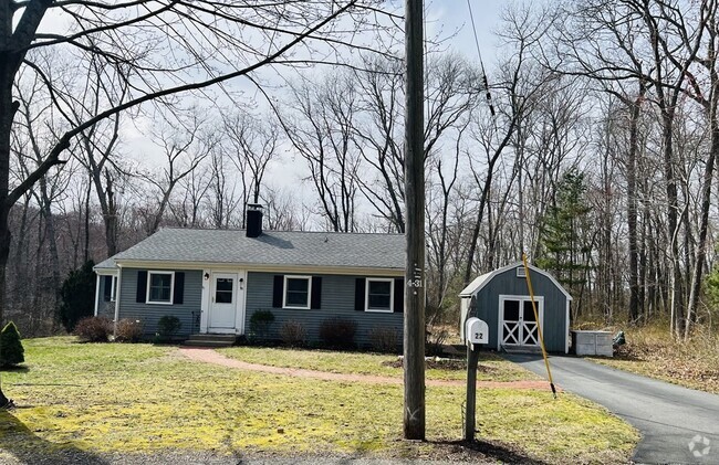 Building Photo - 22 Eisenhower Ln Rental