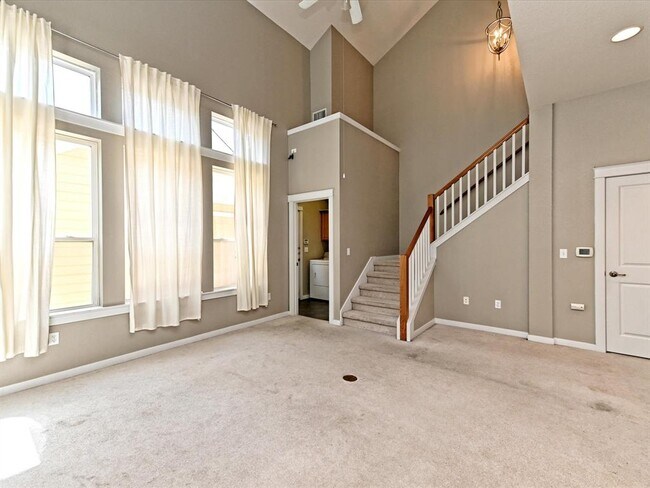 Photo - 2061 Zach Scott St