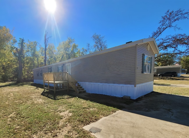 Photo - 92 Deerwood Park