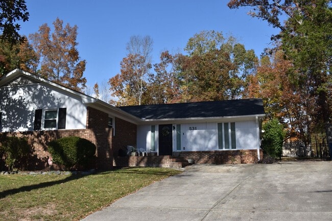 Building Photo - Beautiful Ranch Home