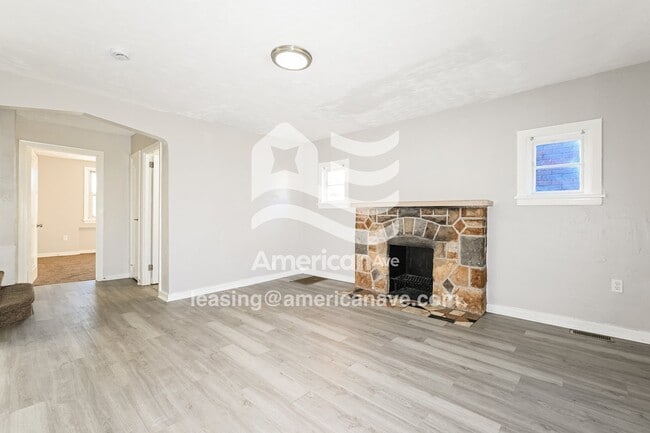 Photo - 881 Miller Ave