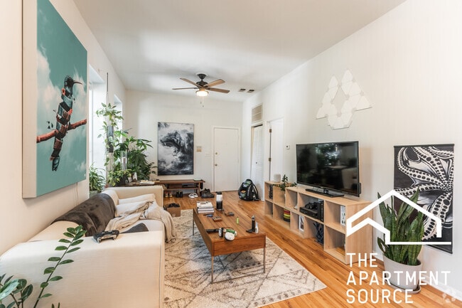 Building Photo - 2732 W Chicago Ave Unit 2R Rental