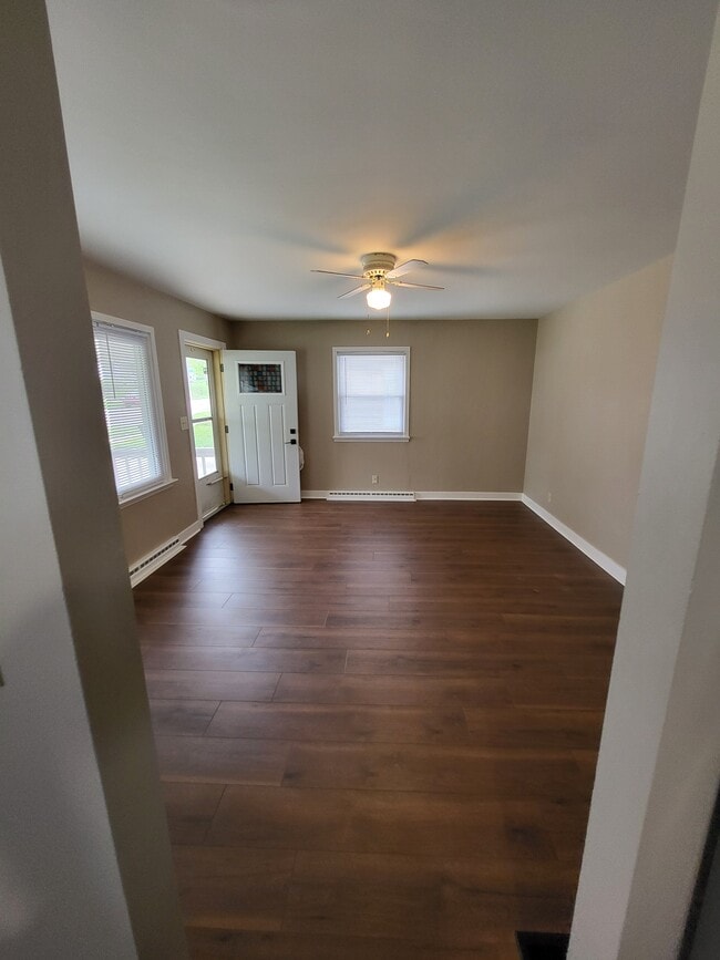 Livingroom - 709 Michigan St