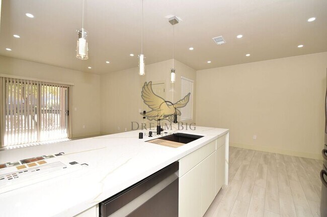 Photo - 8000 W Badura Ave