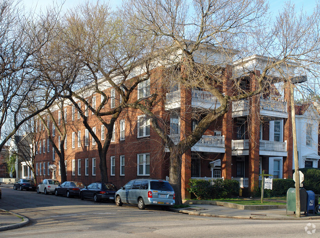 Building Photo - Elmo Apartments