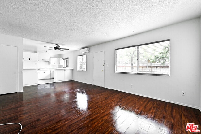 Building Photo - 1868 10th St Unit 2 Rental