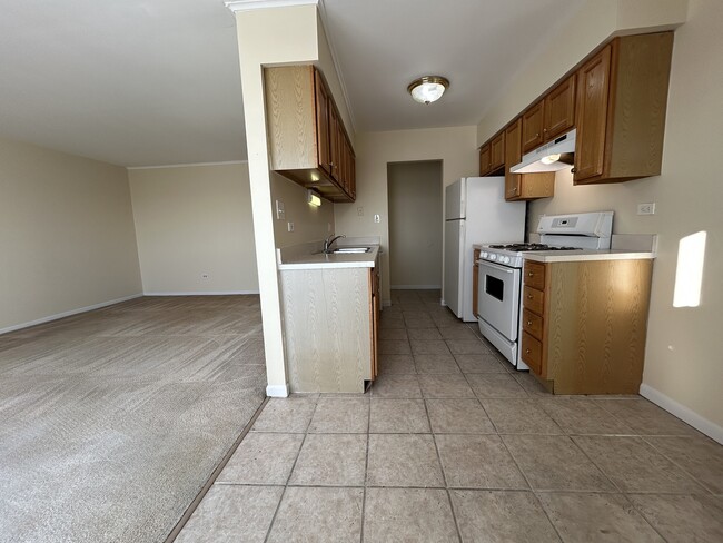 Photo - 1120 Copperfield Ln Unit E