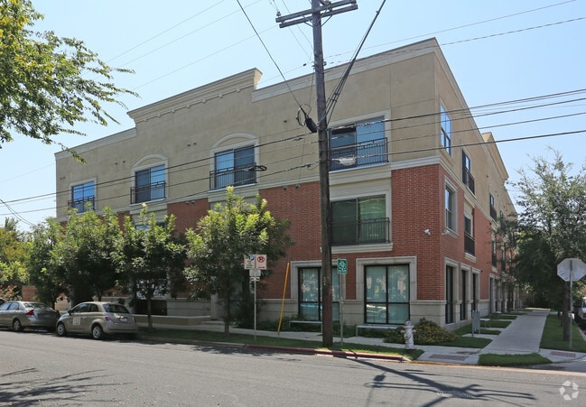 Seville Uptown - Seville Uptown Apartments