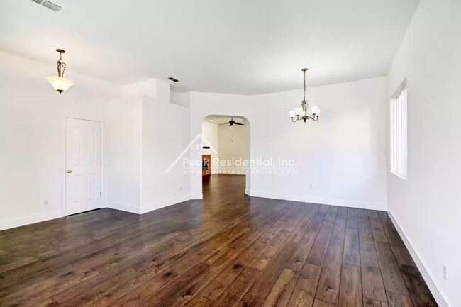 Photo - Wonderful 3bd/2ba Elk Grove Home with 2 Car Garage