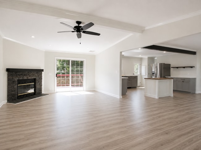 Photo - Spacious Three Bedroom Home w/ Fenced Yard