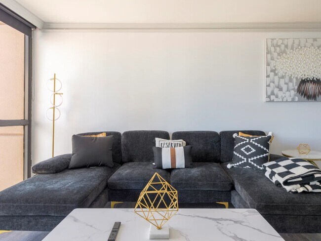 Photo - 3525 Sage Rd Unit 1105