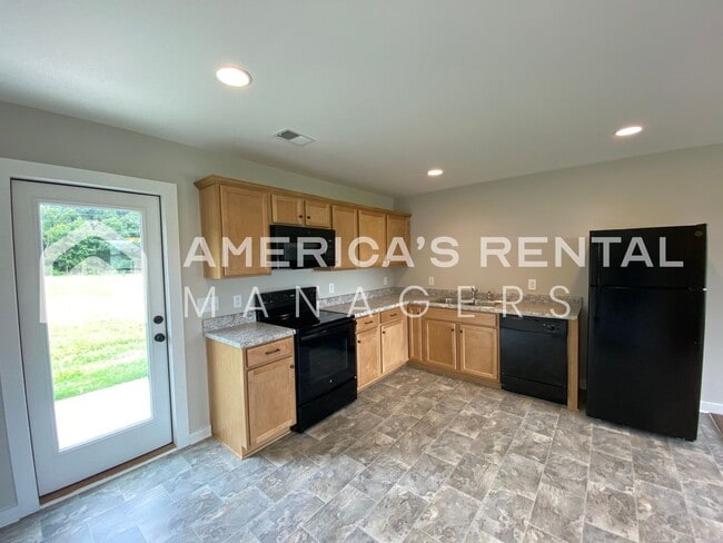 Photo - Home for rent in Talladega... Available to View with 48 Hours Notice!!!