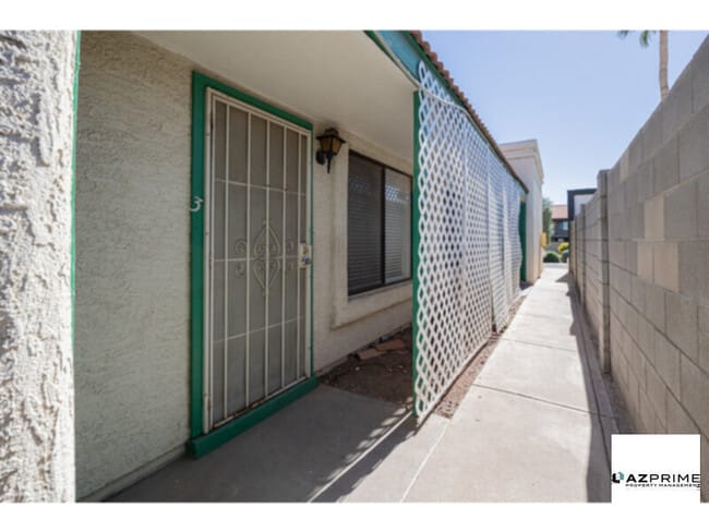 Building Photo - Charming 2/1.5 Scottsdale Apartment - Styl...