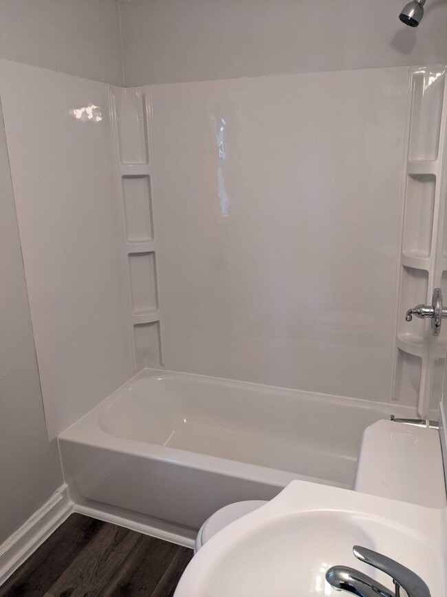 Photo - 2525 Parke St