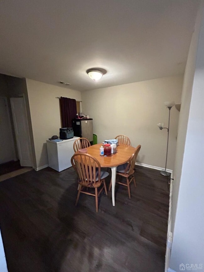 Photo - 146 Sandford St