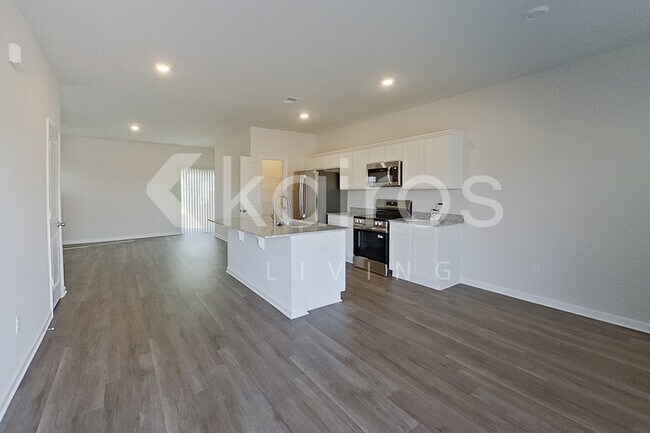 Photo - 2119 Banyon Cir